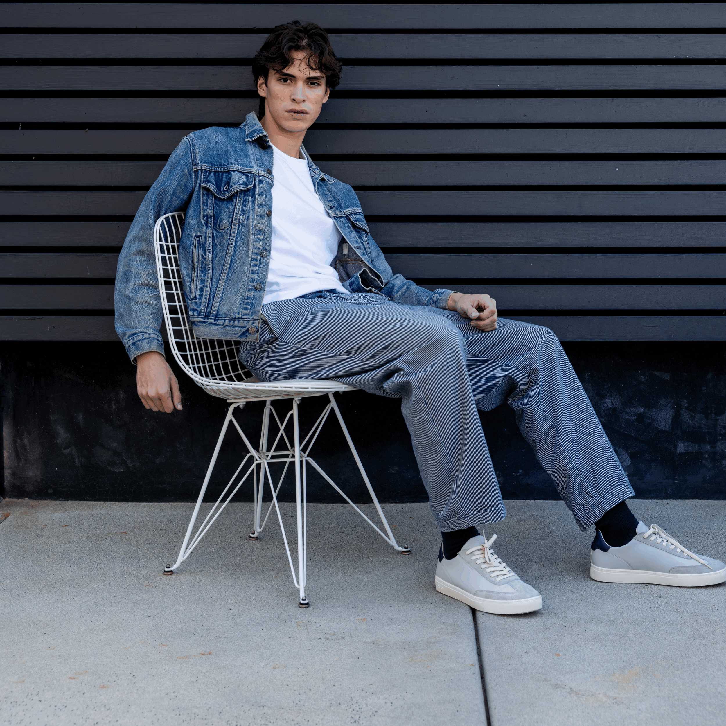 Deane court shoe in Quiet Gray Navy worn in casual lifestyle setting, highlighting comfort, durability, and premium materials.