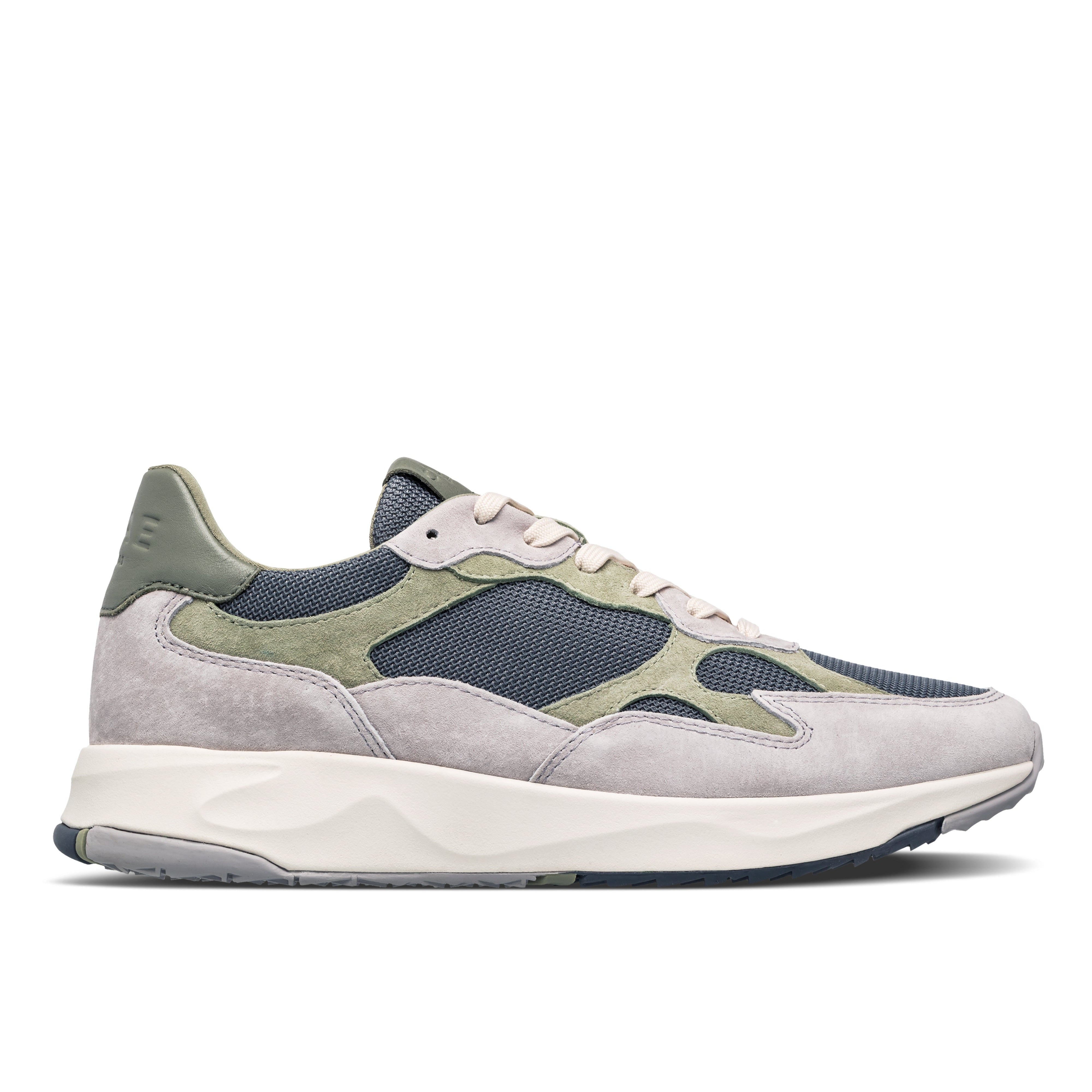 Zuma runner in Quiet Gray Tea with premium leather, suede, and recycled mesh upper, lightweight design with Desert Track outsole.